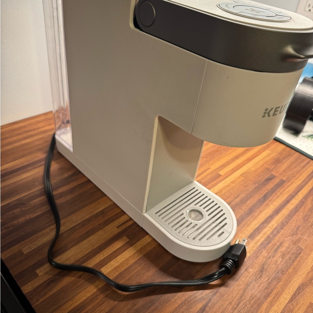 Keurig Single Serve Coffee Maker - White and Gray - Picture 3 of 3